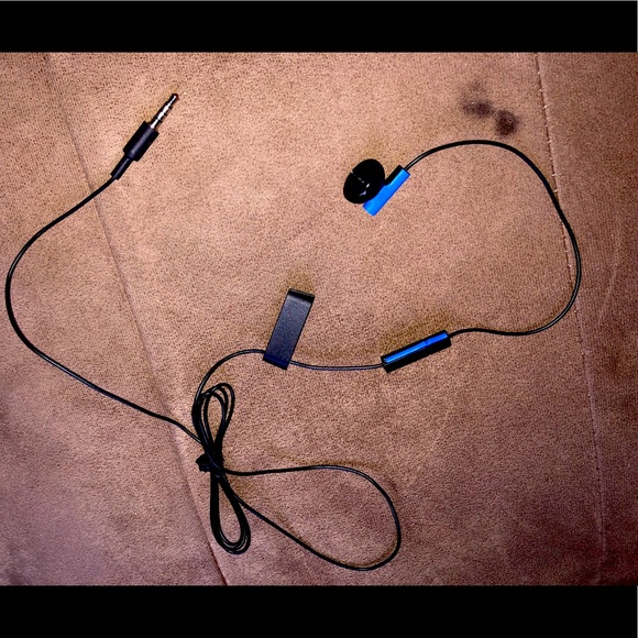 PlayStation Com’s Head Bud (Party Chat Only) - Picture 1 of 7